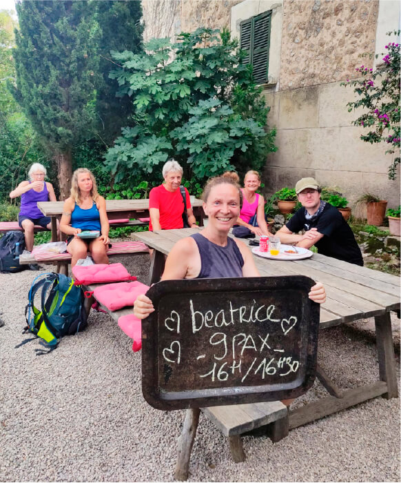Camina con Guía. Guía titulada para turoperadores. Senderismo y rutas culturales en Mallorca, Sierra Nevada, Asturias, Cataluña, Azores e Irlanda.
